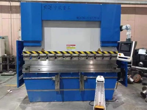 中威WE67K-100T2500數(shù)控折彎機到貨